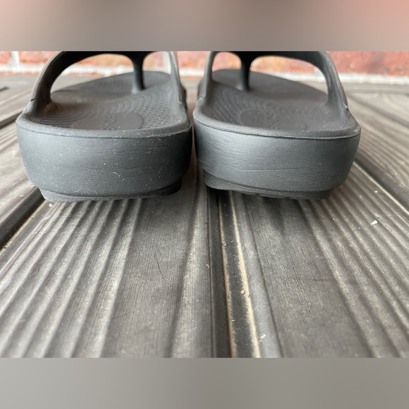 Oofos Oolala Sandals - Womens 7 - Comfort Recovery Flip Flops - Slip On Shoes - Picture 6 of 9